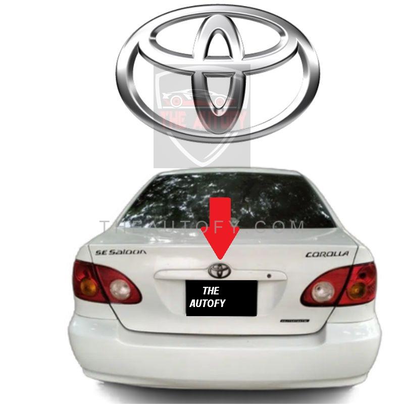 trunk logo toyota